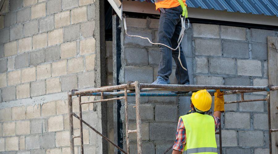 Expert Emergency Roof Repairs services in Tonganoxie, KS